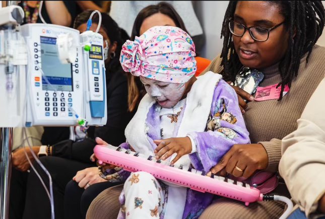 JonBatiste's tweet image. THESE BEAUTIFUL SWEET GIFTED SOULS!!!!  SO GRATEFUL TO SHARE MOMENTS OF MUSIC AND LOVE WITH YOU !!!  JOIN THE BONE MARROW DONOR REGISTRY!!! JOINTHESYMPHONY.ORG ♥️♥️♥️♥️ ITS EASY , TAKE 2 MIN AND SWAB YOUR CHEEK TO SAVE A CHILDS LIFE . WE NEED MORE PEOPLE OF COLOR AND MIXED…