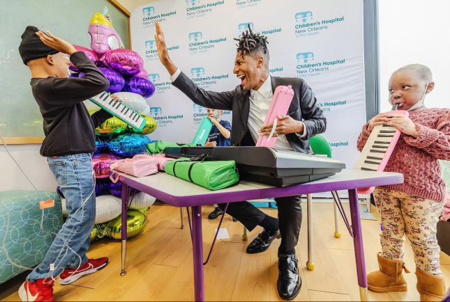 JonBatiste's tweet image. THESE BEAUTIFUL SWEET GIFTED SOULS!!!!  SO GRATEFUL TO SHARE MOMENTS OF MUSIC AND LOVE WITH YOU !!!  JOIN THE BONE MARROW DONOR REGISTRY!!! JOINTHESYMPHONY.ORG ♥️♥️♥️♥️ ITS EASY , TAKE 2 MIN AND SWAB YOUR CHEEK TO SAVE A CHILDS LIFE . WE NEED MORE PEOPLE OF COLOR AND MIXED…