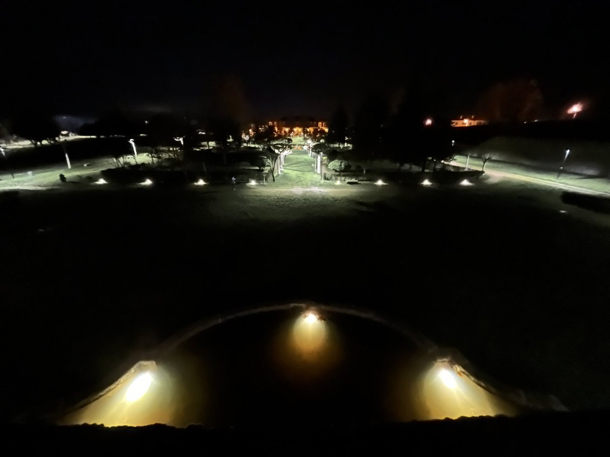 aytopiedrahita1's tweet photo. ¿Estás de visita en #Piedrahita? Sabías qué puedes  ir a darte un paseo nocturno por los Jardines de Palacio de los Duques De Alba. No te lo pierdas #NaturalezadeAñtosVuelos #Avila #CyL https://t.co/j0BLTBo4EA