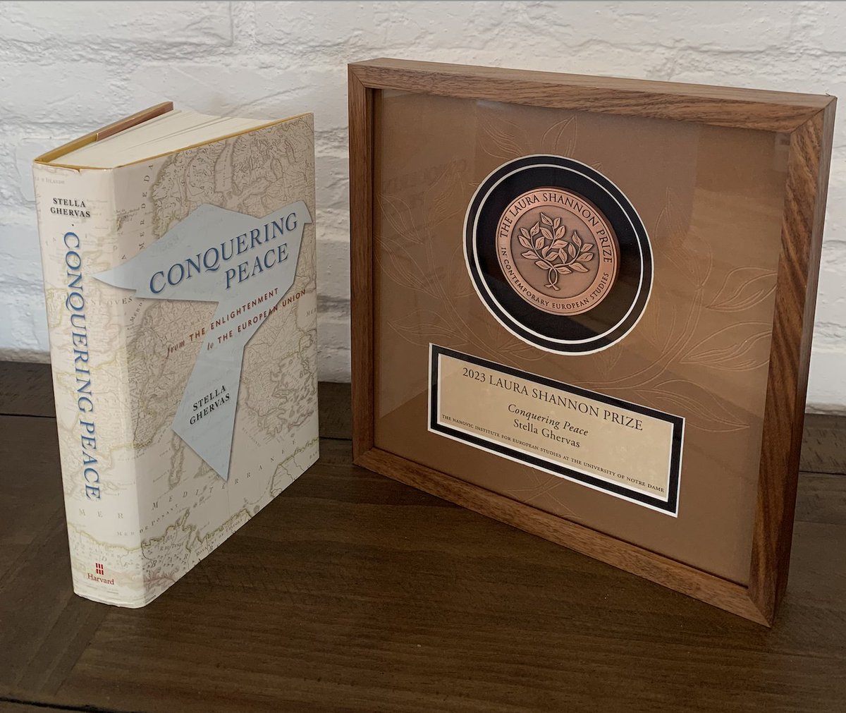 For anyone interested in what it takes to engineer a transformative peace - CONQUERING PEACE, winner of the 2023 Laura Shannon Prize for the best book in European studies. 🎊December Holiday offer from @Harvard_Press - 30% off. Use promo code HOL23 👉tinyurl.com/5fuz4w2u