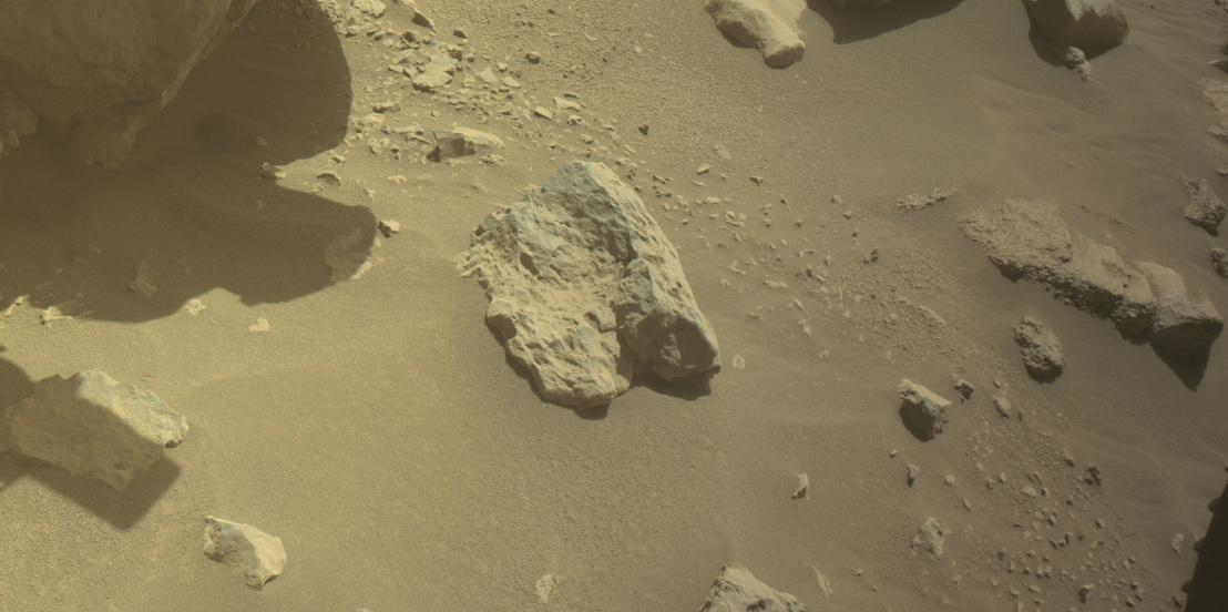 MarsMissionImgs's tweet photo. #PerseveranceRover image taken on #Sol859 at 1:02:36.034 PM with #FrontHazcam #Mars #NASA #Space https://t.co/YztaQlAKDG