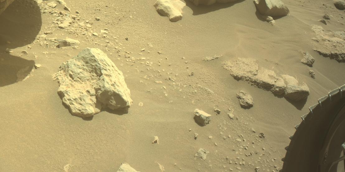 MarsMissionImgs's tweet photo. #PerseveranceRover image taken on #Sol859 at 1:02:36.034 PM with #FrontHazcam #Mars #NASA #Space https://t.co/YztaQlAKDG