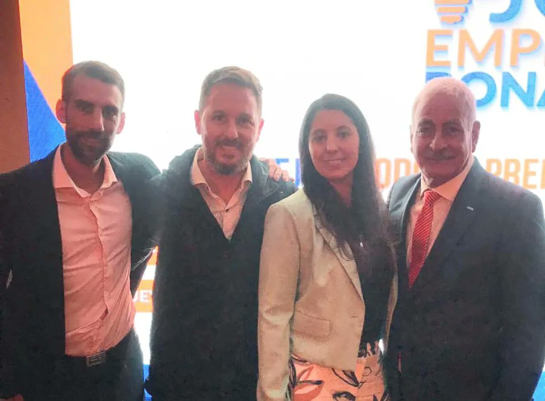 AIEPA_AIEPBA's tweet photo. La Federación Económica de la Provincia de Buenos Aires FEBA organizó la 16° entrega de premios Empresarios Jóvenes.

En representación de AIEPBA asistieron los miembros de Comisión Directiva Mariano Korylkiewicz y por Aiepba Joven Martín Molina. https://t.co/HScuOLyuwh