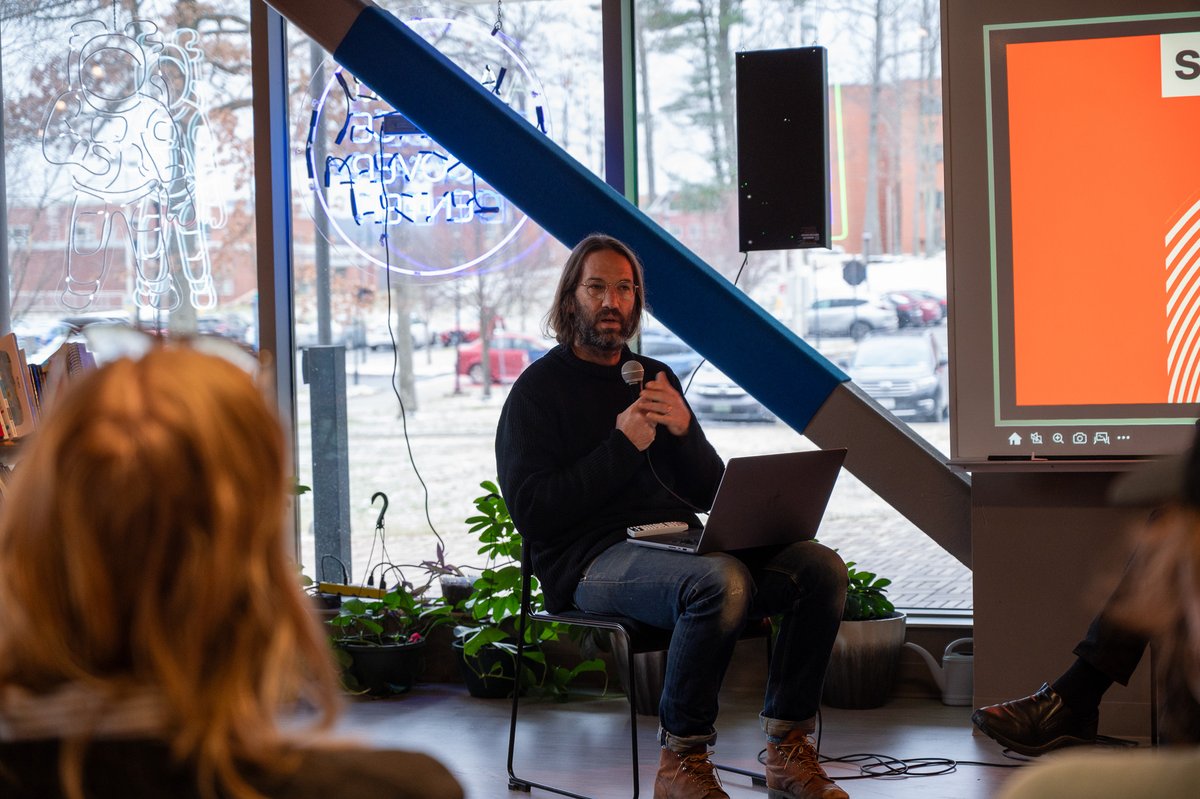 SUNY_Oneonta's tweet image. #SpyroGyra: a jazz fusion band AND a type of green algae present in Otsego Lake &amp;amp; beyond. SUNY Oneonta experts on both topics (Jeremy Wall &amp;amp; Holly Waterfield) joined @singforscience host Matt Whyte on campus this week to record a #podcast episode on the topic, coming soon 🎶👀🎤