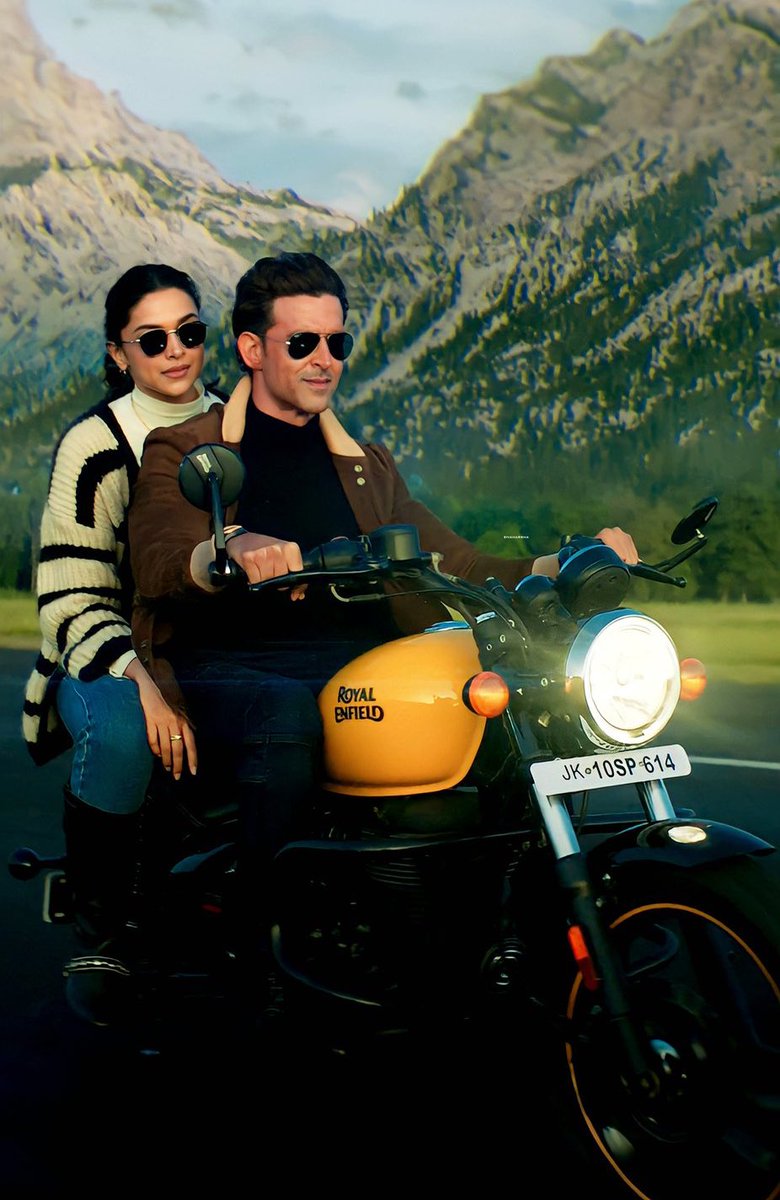 A_Arhaan_j's tweet photo. This couple should have come earlier , they would have been Hottest couple on screen 💥
#FighterTeaser 
#HrithikRoshan𓃵 
#DeepikaPadukone https://t.co/orOY429a6t