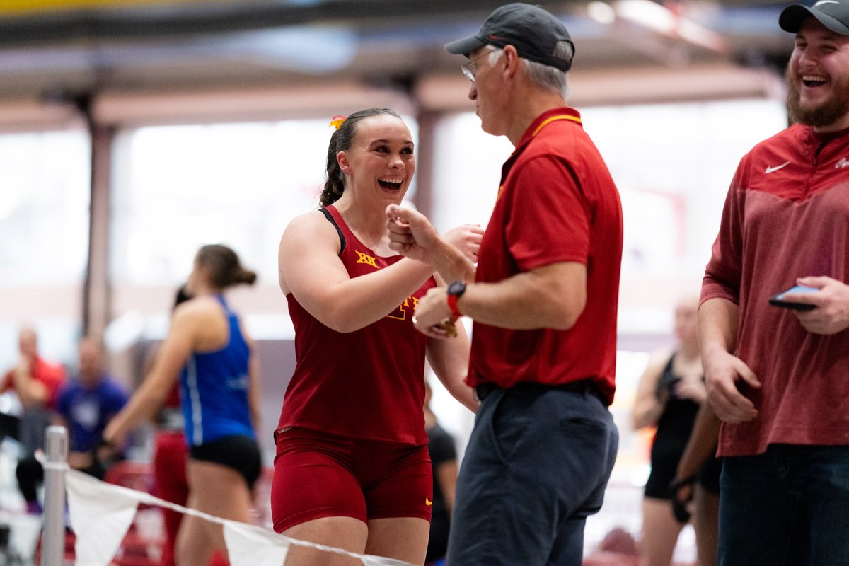 CycloneTrackXC's tweet photo. Women’s Weight Throw

4. Betty Rosvold // 55-6 1/2 (16.93m, PR)
6. Ella O‘Neall // 51-1 3/4 (15.59m, PR)
9. Hannah Baier, unatt. // 39-5 (12.01m)

#CycloneSZN https://t.co/ICXNUuQgeu