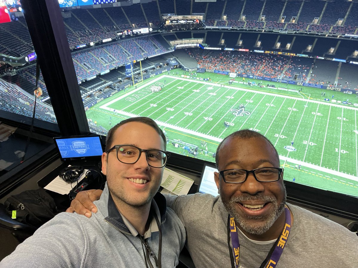 EiserlohDawson's tweet photo. One last time for the St Landry Parish Game of the Week! OHS vs Cecilia for the whole thing! https://t.co/gt7HC9zqzf