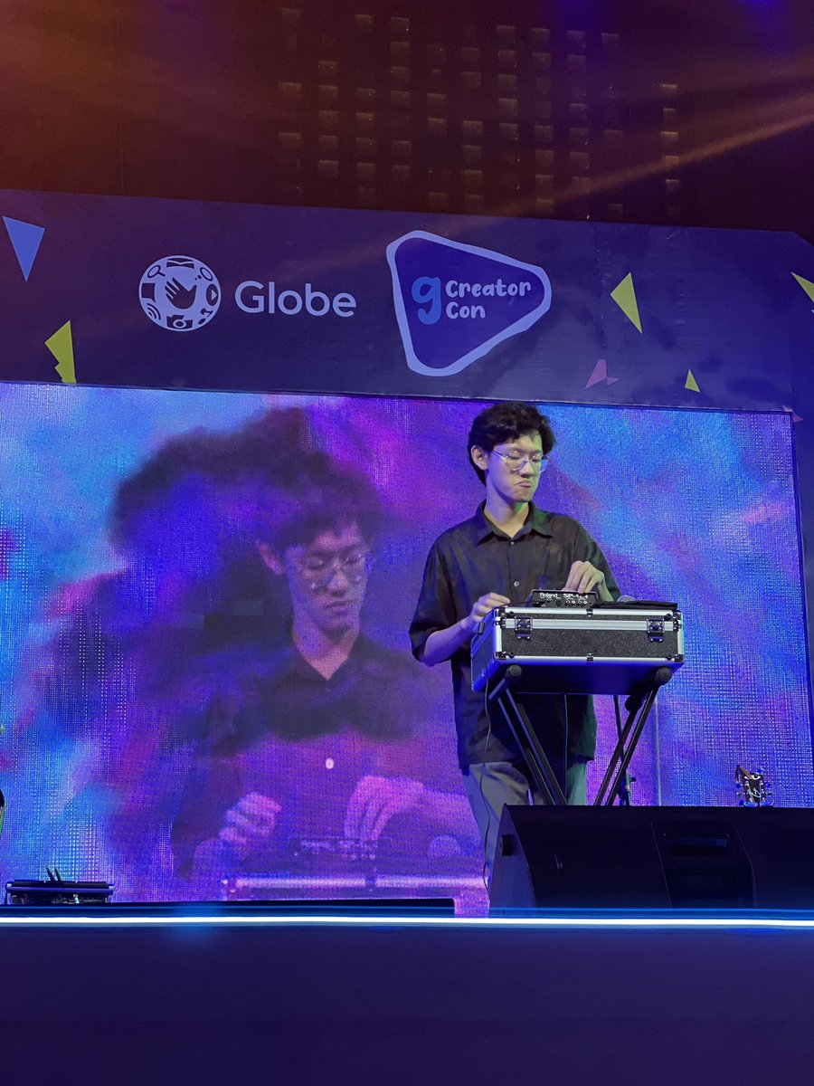 QT a photo of yourself performing