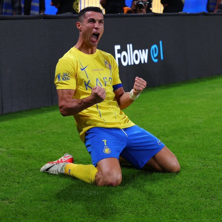 Cristiano Ronaldo (38 anos) em 2023:

🏟 55 jogos
⚽️ 49 gols
🅰️ 12 assistências

Faltam 132 GOLS pro 1000°