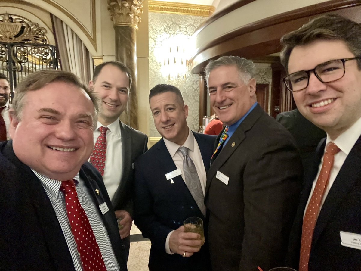DavidBoate's tweet photo. @GannettFleming is honored to be celebrating the holidays with @RailroadConstruction , their employees, business partners and friends. https://t.co/PjIQ0LzX5s