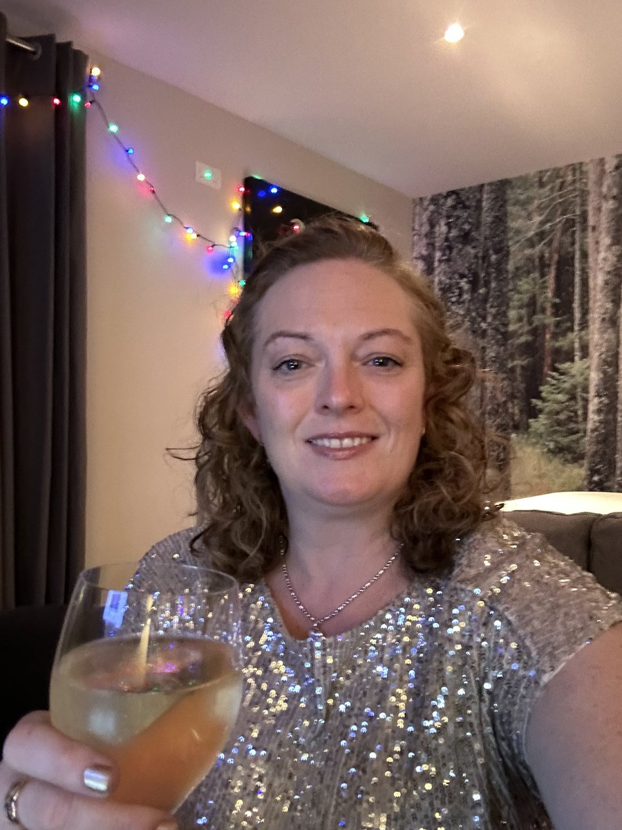 What a lovely evening celebrating the QNI awards while on holiday at Centre Parcs. So happy and honoured to be a Queens Nurse. #QNI2023 #centreparcs