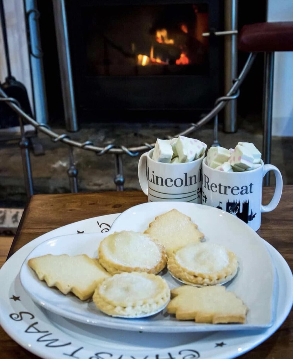 Lincoln_Retreat's tweet image. Perfect Cosy weekend ❤️🎄
#winterholiday2023 #hottubholiday #christmasbreakaway #LincsConnect #vistlincoln #lincolnshire