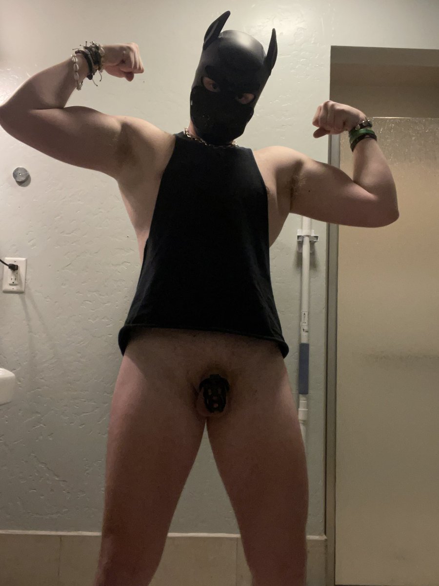 Getting bigger and smaller in all the right places 👉👈🔒 #lockedpup