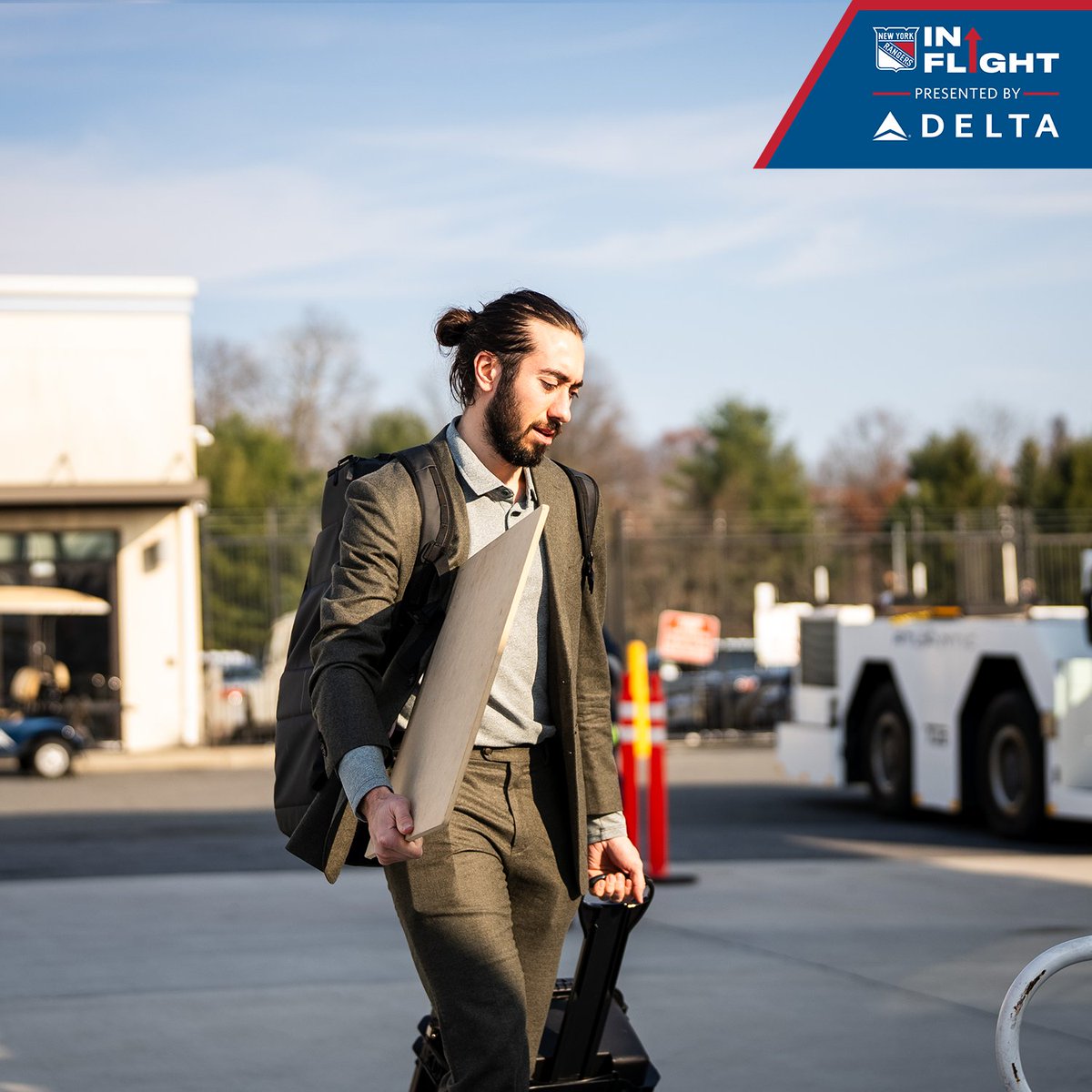 NYRangers's tweet photo. Quick Metro matchup 🔜. 

#NYR | @Delta https://t.co/8nU5Z384nY