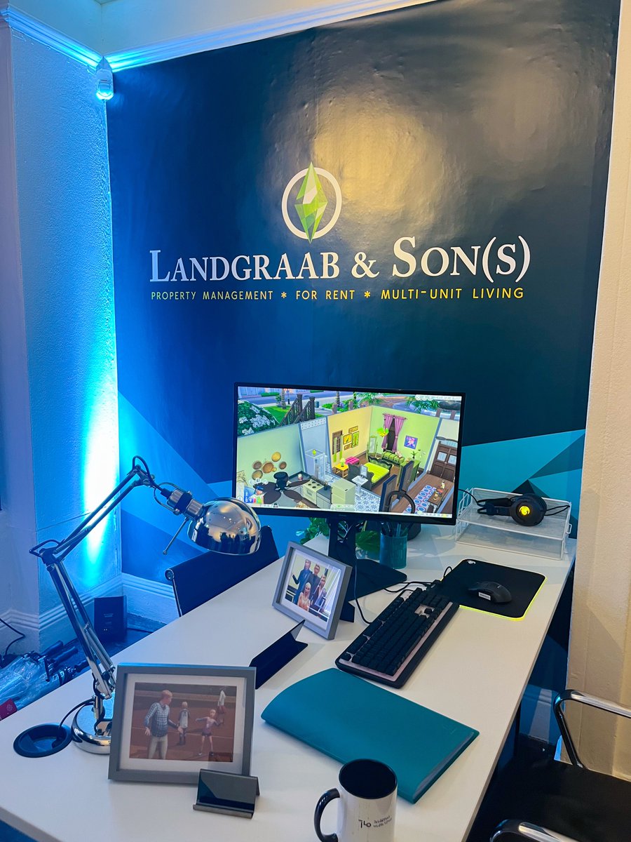 TheDorshaEffect's tweet photo. - Sul Sul! 👋🏾
Thanks to @EA, @TheSims & @BlackTwitchUK for inviting me to the #Sims4Rent pop up event!
I’m actually so excited for this expansion! 😭 My inner Real Estate Baddie can come to life now 😂✨
#AD https://t.co/TpidYYKuK8