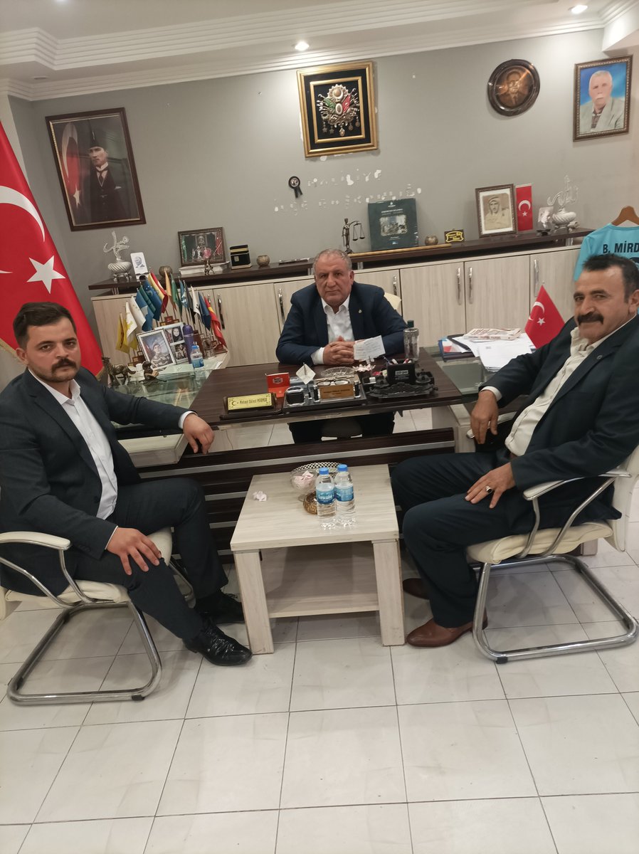 İyi Parti eski Şanlıurfa Haliliye İlçe Başkanı Mehmet Bülent Mermer Bey'i bugün son kale Zafer Partimizin Şanlıurfa İl Başkanlığını olarak ziyaret ettik hasbihallerde bulunduk misafirperver liginden dolayı teşekkür ederiz @umitozdag @Yakupyilmaz79