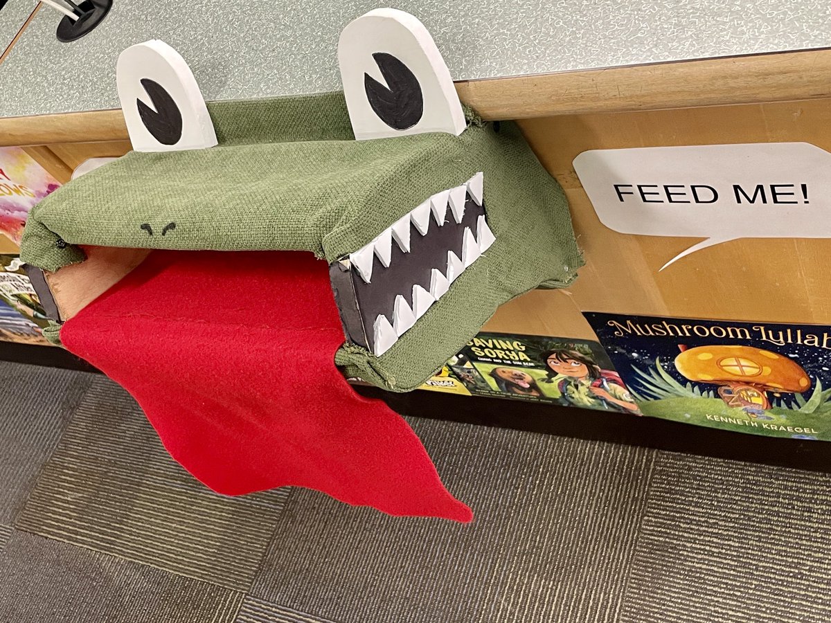 LakeCarolina1's tweet photo. Who wouldn’t want to check out books and feed the 🐊 to return what they’ve read?!?! Such a great way to return book here at #lcelower https://t.co/EoOY1q1SIH