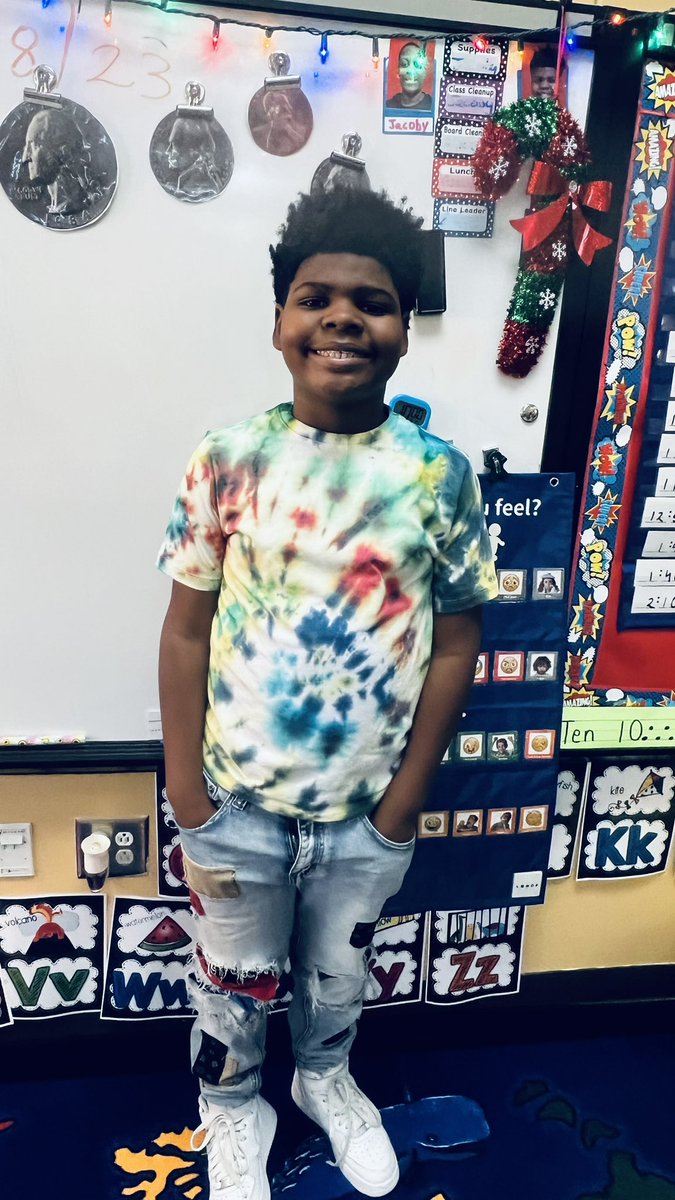 NicoleTFulton's tweet photo. Day 5 of inclusion week was a success ! We had a great time unveiling our shirts and talking about how our difference create a beautiful mosaic!!out difference makes us beautiful and we are proud  about it !!!!!@FCS_SEC @OakleyTigers #SEC_ISW23 https://t.co/pljV8buedG