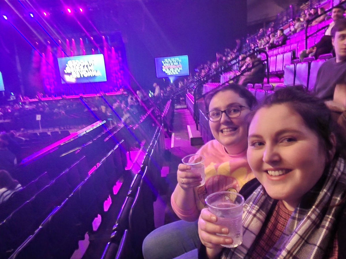 Dr. Jana Cox (@hurryonpond) on Twitter photo Sisters reunited in Sheffield! 🇳🇱🇮🇪 10 hours of travel and 6 hours of delays later, but made it for #smasheffield #plonkcast <a href="/mrloora/">Laura Kelly</a> Sisters reunited in Sheffield! 🇳🇱🇮🇪 10 hours of travel and 6 hours of delays later, but made it for #smasheffield #plonkcast <a href="/mrloora/">Laura Kelly</a>