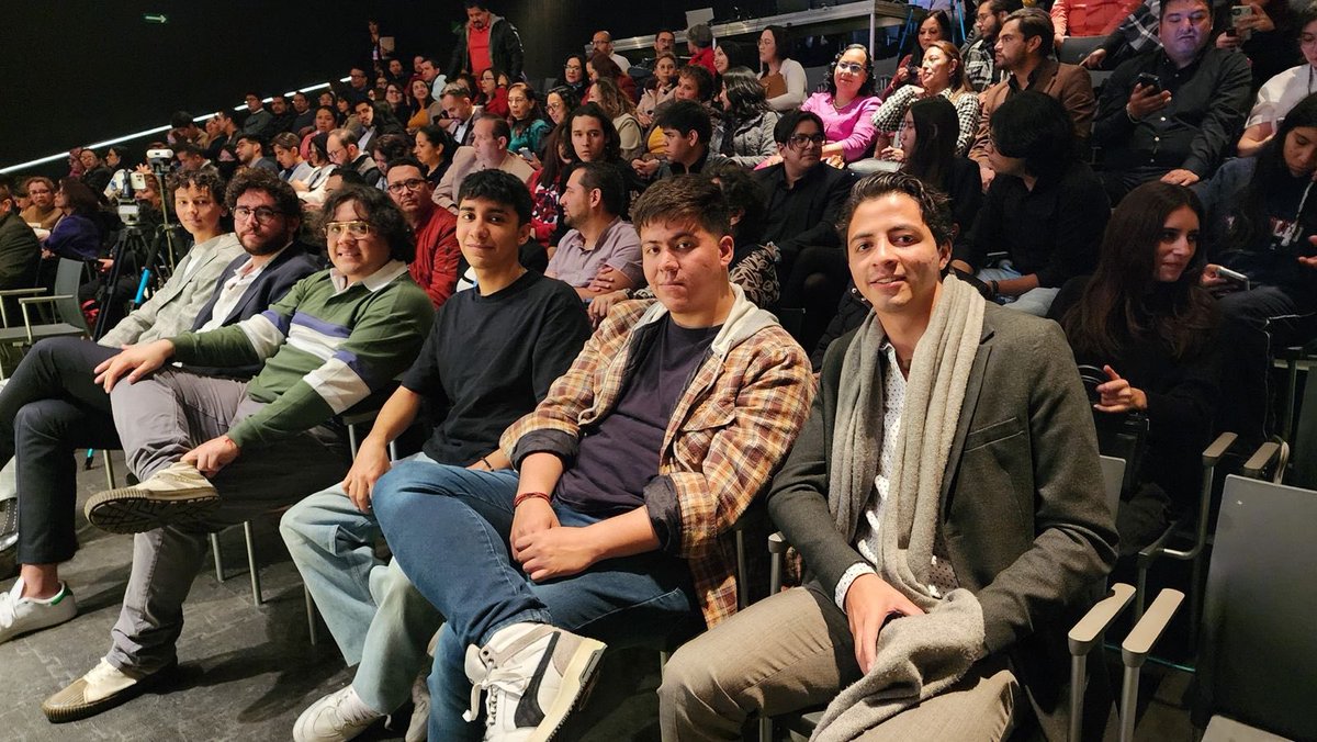 CONSEPP's tweet photo. 🏥En días pasados de la mano del @ImjuveMX y los @CIJ_Adicciones , Luis Gerardo Pacheco Mejía vicepresidente del #CONSEPP asistió a la Ceremonia de Premiación del Concurso Nacional de Prevención de Adicciones.
#ConstruyendoJuntxs
#UnNuevoCONSEPP
#ClubesPorLaPaz https://t.co/dGHJdqBne0