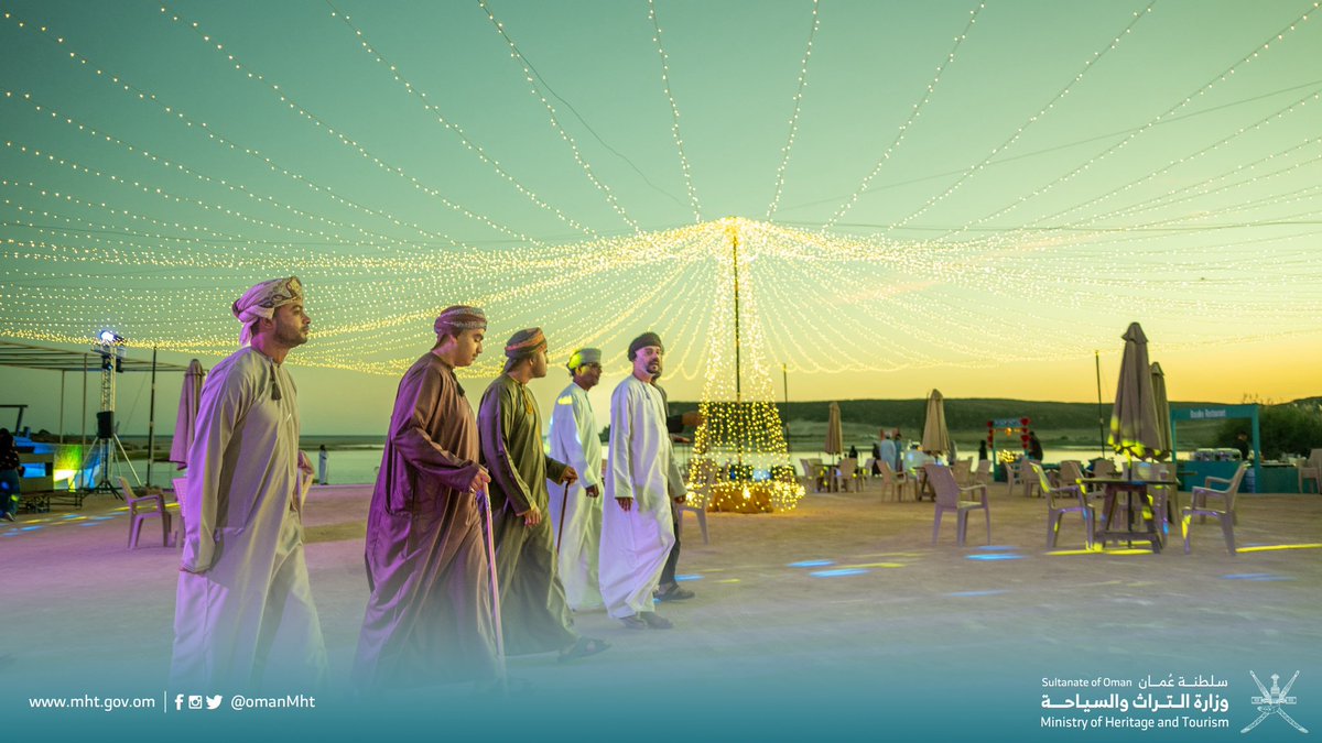أكثر من 10 آلاف زائر لفعاليات #موسم_اللبان اليوم وسط أجواء مميزة ومسابقات وجوائز متنوعة في مواقع أرض اللبان بمحافظة ظفار ( البليد - سمهرم ) الجدير بالذكر أن الفعاليات تختتم يوم غد السبت في كافة المواقع.

#تراث_وسياحة