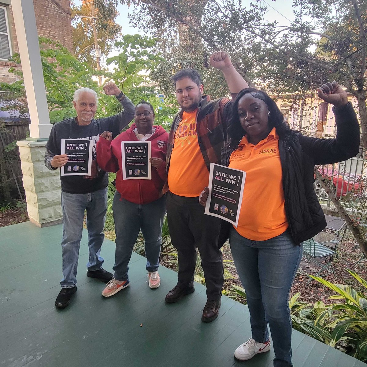 Yesterday, @unitehere23 & @StepUpLA stood in solidarity with workers across @Nike’s supply chain & asked @LaureusSport to listen to workers’ stories & support them as they fight for Nike to pay owed wages. #FightTheHeist #UntilWeAllWin