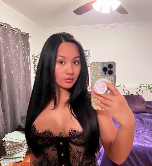 Off to buy cool toned makeup to go with my new hair 💁🏻&zwj;♀️. You can get a naughty surprise in your DMs