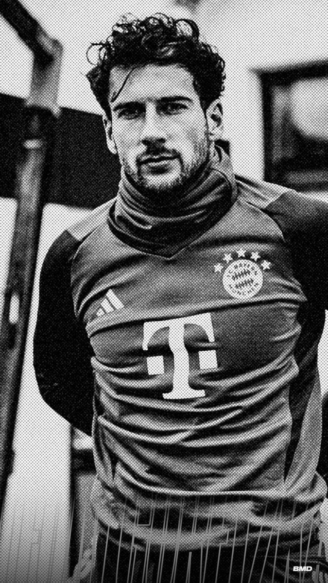 DesignsBayern's tweet photo. B&amp;W #Wallpapers @FCBayernUS @iMiaSanMia https://t.co/oj4Sk64kjb