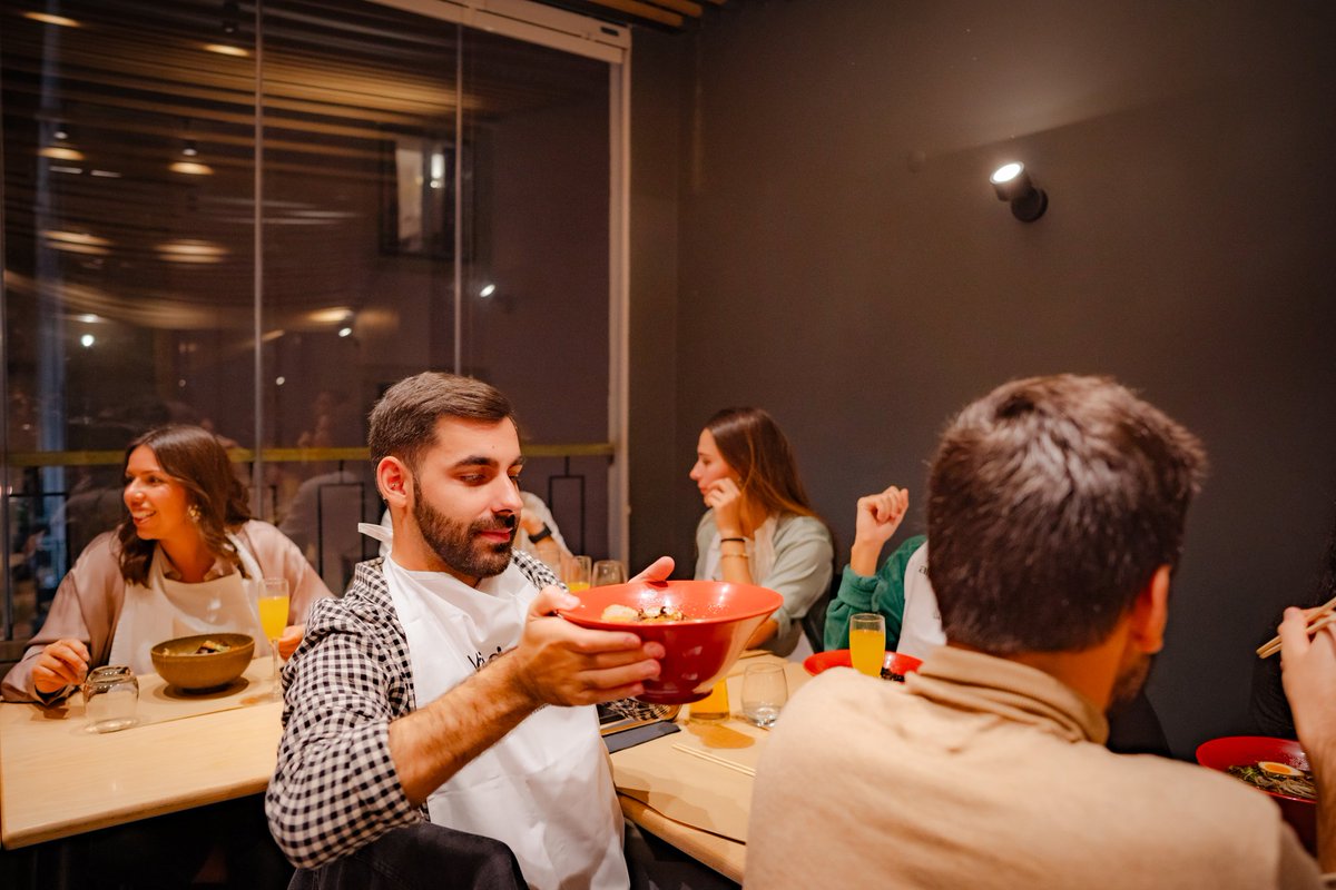 ajitamapt's tweet photo. Quando a arte se torna palpável. Um momento de contemplação antes de mergulhar nesta obra-prima de sabor!🍜🇯🇵❤️👌

#TonkotsuRamen #RamenBowl #CraftRamen #JapaneseFood #LisbonRestaurants https://t.co/a0nCj99Izq