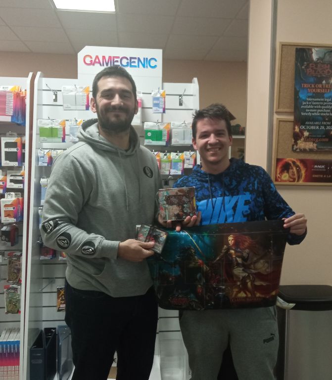 Ganador del 1er triadlón Flesh and Blood de Dracarys Juegos es (redoble de tambores)... José María Mellado!! enhorabuena a ambos y en especial a nuestro ganador. Disfruta de tu victoria🎉🎉
 Esperamos que hayáis disfrutado de esta jornada, gracias a todos por la participación!!