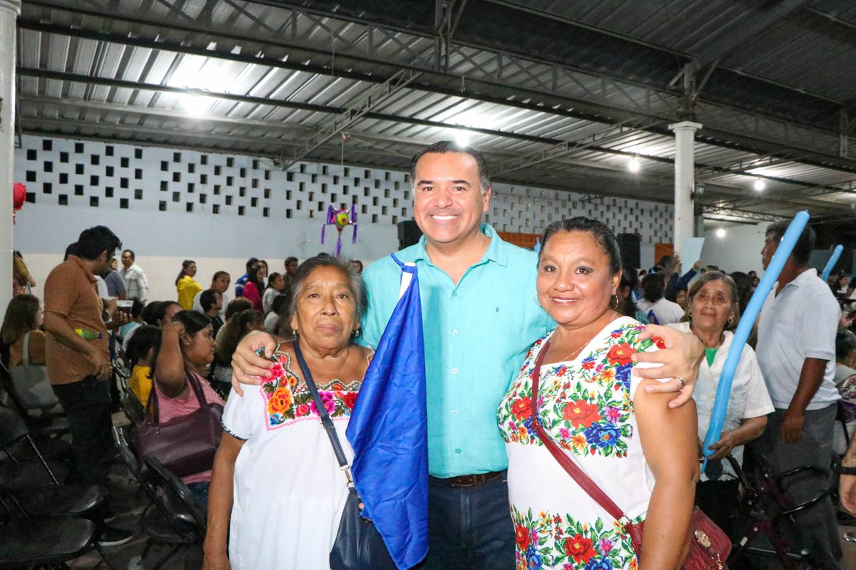 PanYucatan's tweet photo. Nuestro Precandidato a la Gubernatura de #Yucatán, @RenanBarrera junto a la Secretaria General, @Chaty65 en representación del Presidente Estatal @AsisFC, familiares y militancia nombraron a Cristina Pérez Bojórquez como la Coordinadora del #EquipoHunucmá. https://t.co/mja2jsb4kT