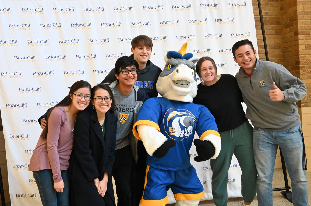 briar_cliff's tweet photo. ICYMI: Briar Cliff introduced the new mascot, Bolt, on Wednesday! ⚡ https://t.co/GfxkUcp2jj