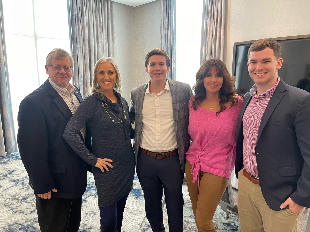 michellesalzman's tweet photo. This morning, our entire team was actually in the same place at the same time!

I could not do even half of what I do without each of these people pictured with me. 

They all have an important role in such a dynamic mission serving the constituents in the panhandle. 

They are my glue that holds everything together! People always ask me how I do so much, and I tell them that I have a great team. Sincerely, no truer words are spoken.

PS.  The @PcolaChamber Legislative Luncheon was informative and fun!

#florida
#legislation
#BusinessGrowth