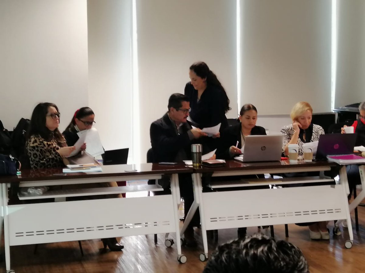 SubdireccionC's tweet photo. En el Marco de la Estrategia Nacional de Formación Continua 2023 la Subdirección de Formación Continua participa en reuniones de acompañamiento de MEJOREDU para el diseño de los Programas de Formación Continua para Docentes y Directivos en Servicio 2023-2029. https://t.co/NNjyWGwlEF