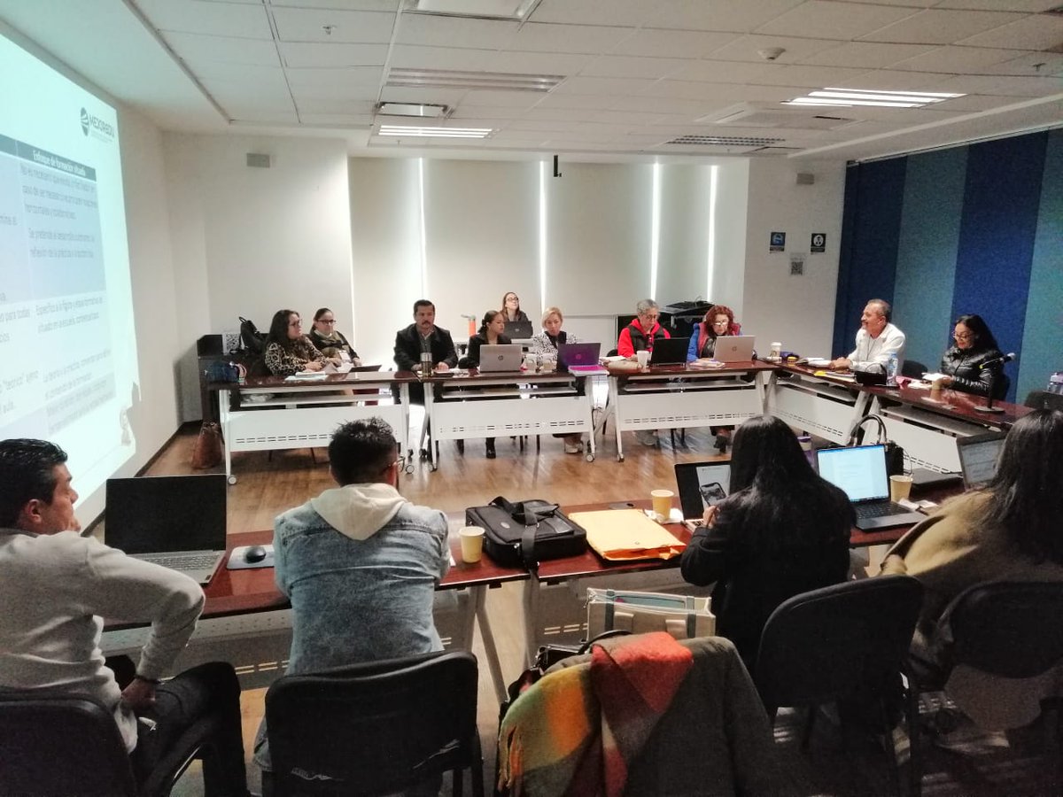 SubdireccionC's tweet photo. En el Marco de la Estrategia Nacional de Formación Continua 2023 la Subdirección de Formación Continua participa en reuniones de acompañamiento de MEJOREDU para el diseño de los Programas de Formación Continua para Docentes y Directivos en Servicio 2023-2029. https://t.co/NNjyWGwlEF