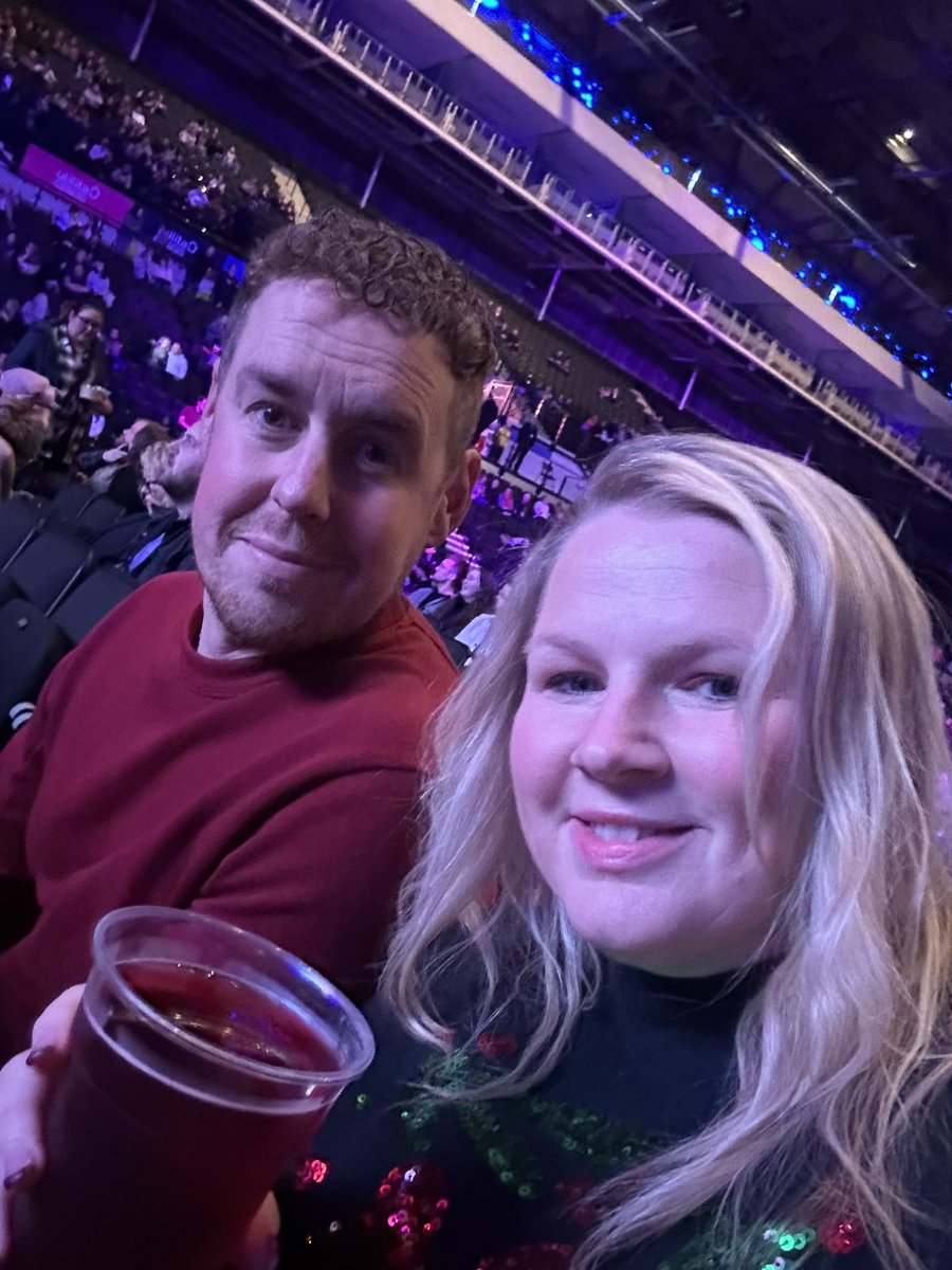 xr4ch1ex's tweet photo. Ridiculously excited for this #sma #shaggedmarriedannoyed #SMASheffield https://t.co/pQfHnSngYg