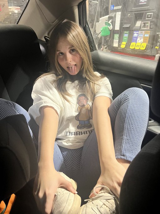 hop in the back with me? https://t.co/FEMm0RoDCN