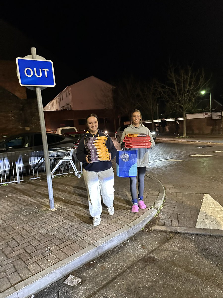 RogGeog's tweet image. Hockey team Christmas takeout