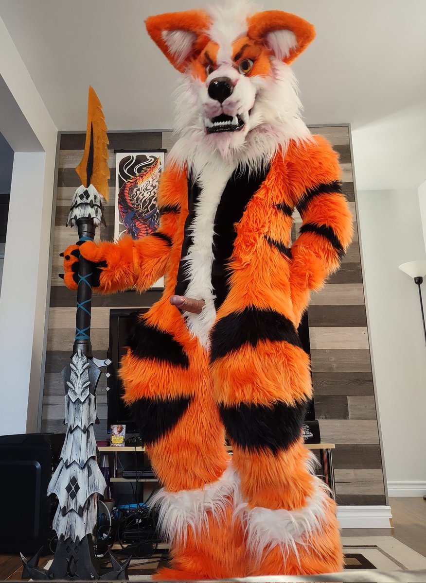 YukesTheSlut tweet media