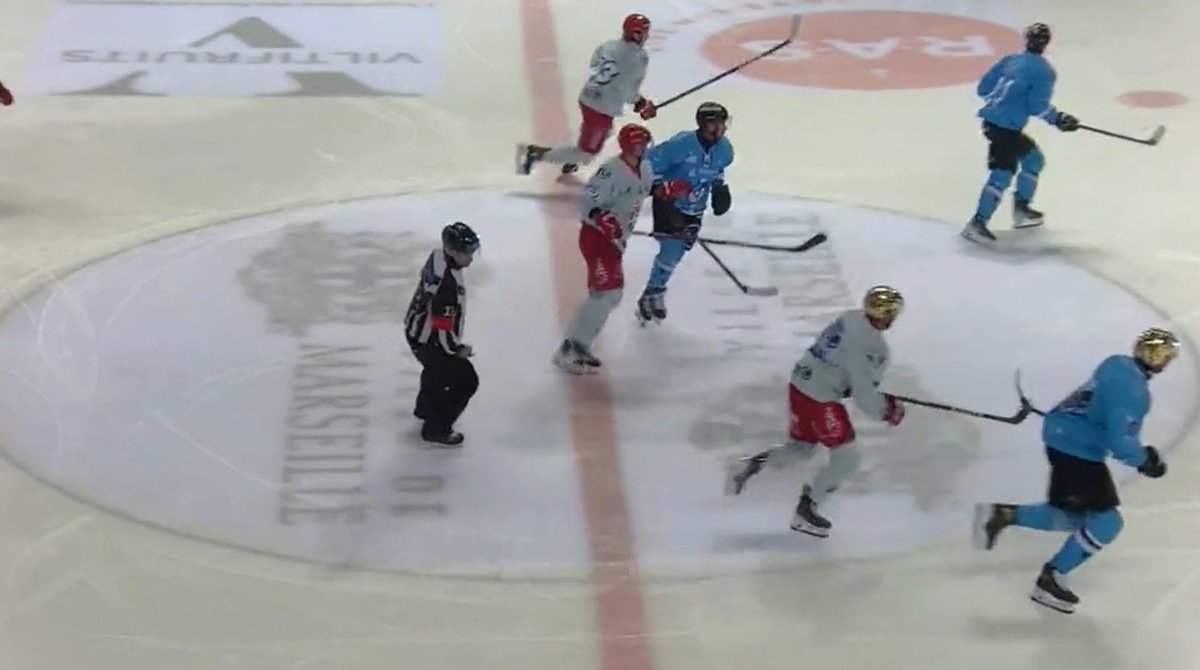 LigueMagnus's tweet photo. 😁 Place aux matchs de 20h15 !
BOR 🐶 🆚 😈 AMI
GRE 🐺 🆚 🦅 NIC
MAR 🏛️ 🆚 🃏 CER
BRI 👹 🆚 🦉 ANG
#SLMHockey #BORAMI #GRENIC #MARCER
🎦 @FANSEAT_FR https://t.co/M35xoddHKY
