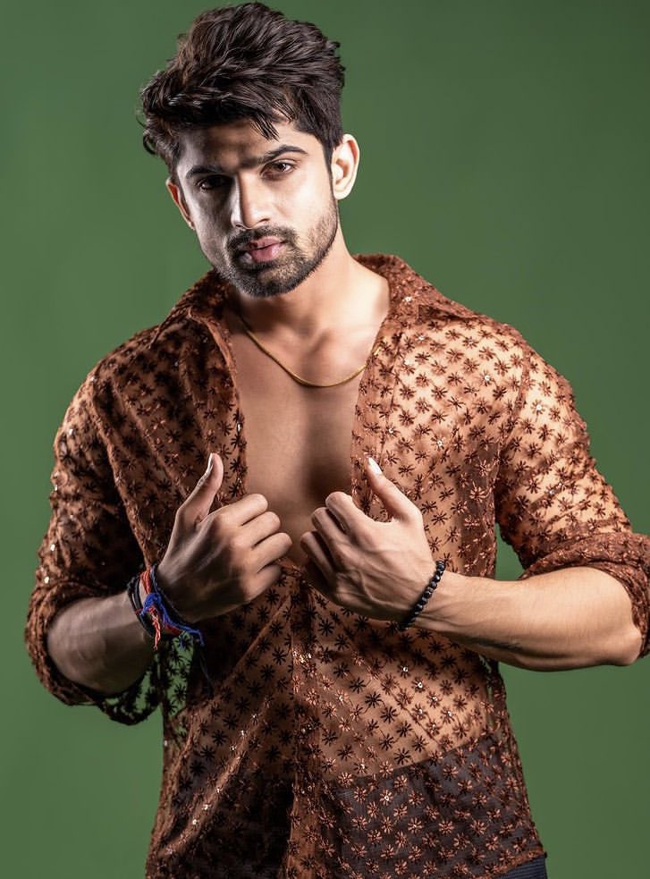 Muzzammilthakur's tweet photo. Who’s Right According to you ?

Retweet —— #AbhishekhKumar 🔁
Like ——- #IshaMalviya𓃵 ❤️

#biggboss #biggboss17 #bb17 #muzammilthakur https://t.co/kb80mFCaFV