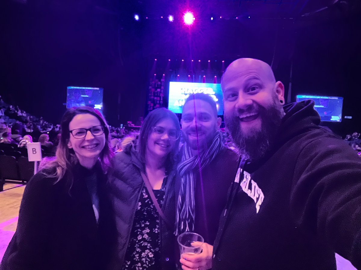 Oh wow that traffic was horrendous. Enough to cause a domestic dispute. But we’re here now! #smasheffield