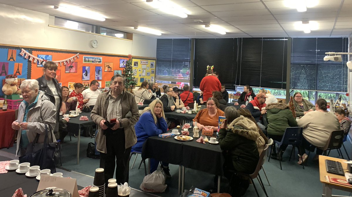 A very successful morning at our Winter Sale! What a great turnout and support from our local community! Pupils and staff were kept very busy all morning!  A great team effort all round! 👏🏻🙌🏼Feeling very proud and festive! 😊🎅🏻
#REACH