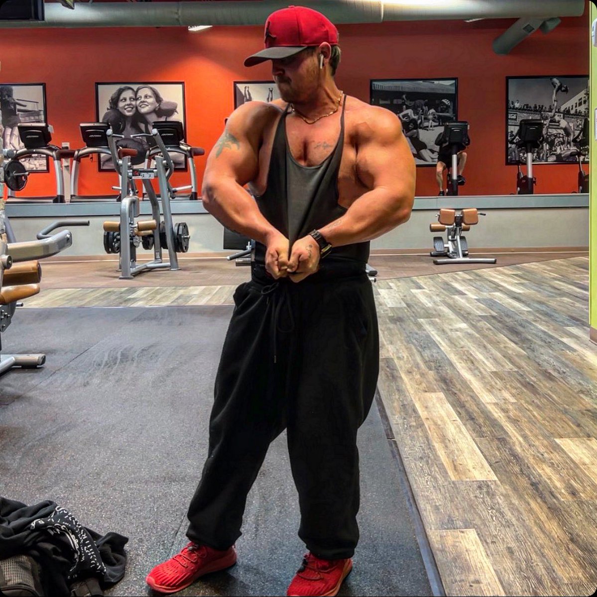 Rawr 🦈😈

#flex #bodybuilder #bodybuilding #muscle #muscles #body #focused #strong #pump #gains #gainz #gym #fit #fitness #fitguy #gymlife #lifestyle #selfie #fitfam #grow #fatloss #weightloss #diet