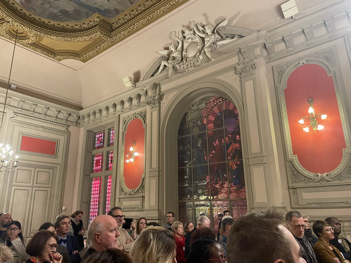 classeTICE's tweet photo. Réception à la mairie de Poitiers, dans le salon d’honneur, dans le cadre du Forum des Enseignants Innovants #FEI23 https://t.co/wyuSUMnTi6