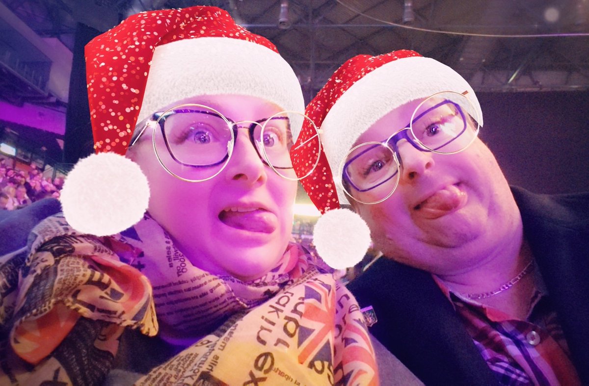 Tb to date night a few months ago... It was the height of summer and roasting hot ... Today instead we're freezing our tits off at #smasheffield  <a href="/IAmChrisRamsey/">Chris Ramsey</a>