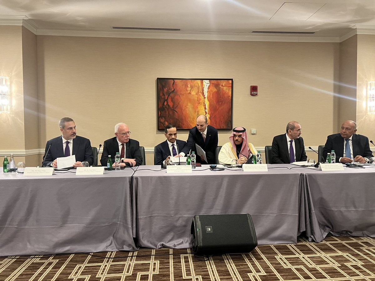 ragipsoylu's tweet photo. Wow, scandalous: 

US State Department banned Palestinian foreign minister Riyad Al Maliki from publicly speaking as a prerequisite for obtaining a US visa. 

Journalists minutes ago asked questions to Maliki during a presser in Washington but he couldn’t comment. 

The Saudi minister who was present in the room said: "There is a speech ban in the visa issued by the USA"

“What happens if he talks?” @yunuspaksoy asked. Saudi minister said "there will be sanctions"