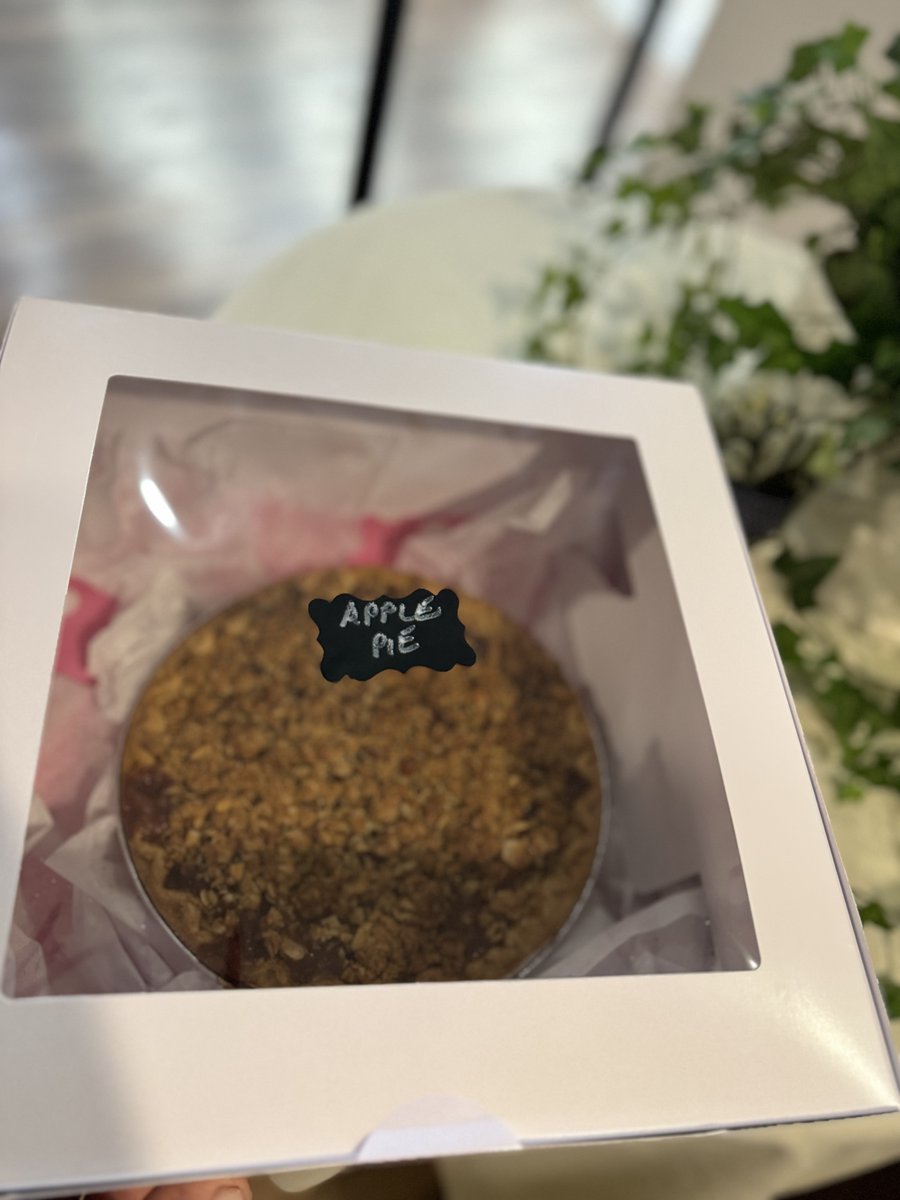 Photos from our first order of pies earlier this week!  See our previous post for info on how to order!

#applepie #cincinnaticatering #holidaydessert #pie