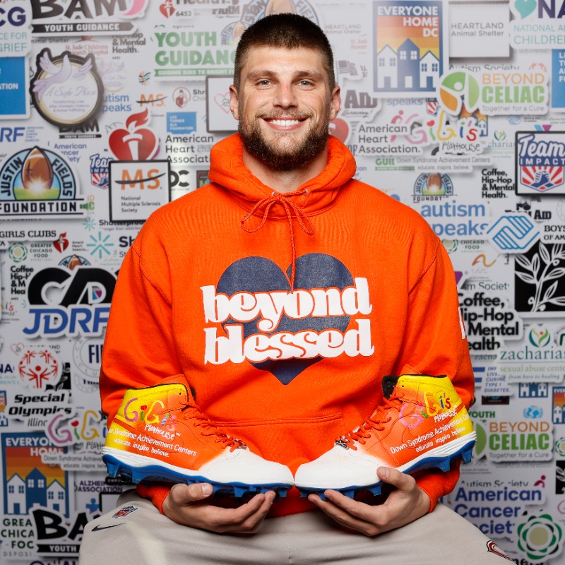 ChicagoBears's tweet photo. .@RobTonJr chose an organization that he’s been supporting since his high school days for this year's #MyCauseMyCleats