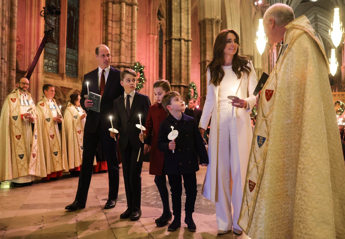 KensingtonRoyal's tweet image. 📍 Westminster Abbey
🎄 Together At Christmas
💚 #ShapingUs 

A celebration of the early years workforce who do so much in building the foundations of a happier, healthier society.